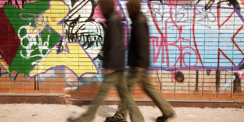 Graffiti na fasádu nepatří: O čištění a ochraně v kostce