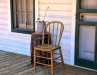 Porch Vintage Chair Old House  - Ray_Shrewsberry / Pixabay