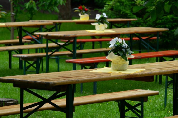 Beer Tent Set Benches Dining Tables  - congerdesign / Pixabay