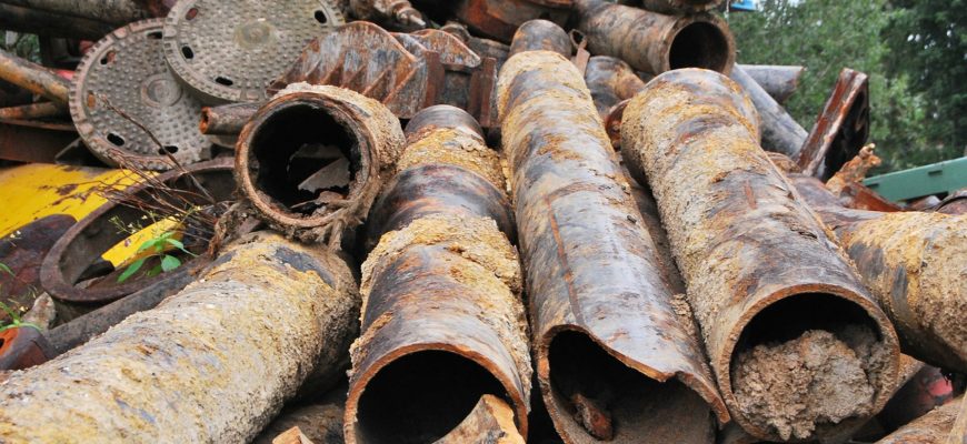 Scrap Iron Metal Pipes Iron Steel  - PublicDomainPictures / Pixabay