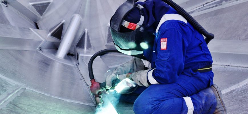 Welder Expert Zinc Welding  - muliahusein0870 / Pixabay