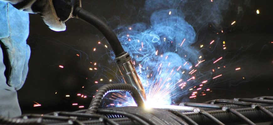 Welding Production Plant Welder  - TA_t / Pixabay