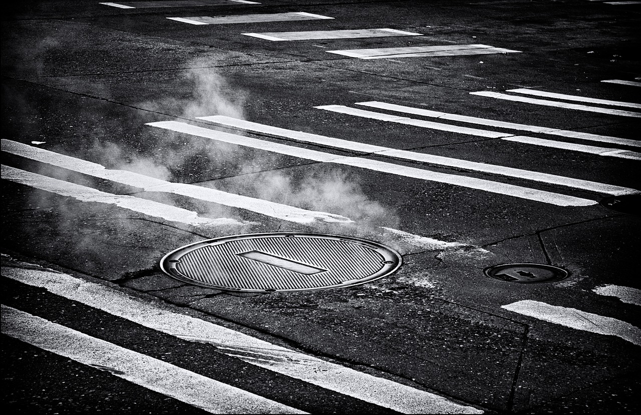 Street Steam Pedestrian Lane  - 12760761 / Pixabay