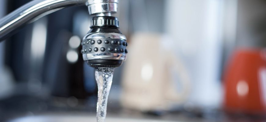 Water Running Sink Faucet Liquid  - Khaligo / Pixabay
