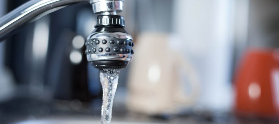 Water Running Sink Faucet Liquid - Khaligo / Pixabay